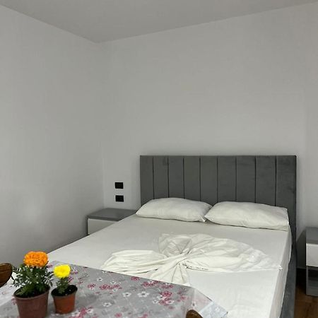 Hotel Vila Herta Дуррес Экстерьер фото