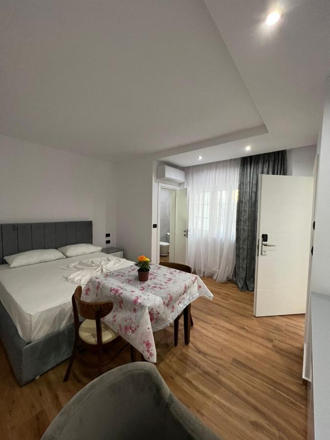 Hotel Vila Herta Дуррес Экстерьер фото