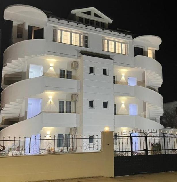 Hotel Vila Herta Дуррес Экстерьер фото
